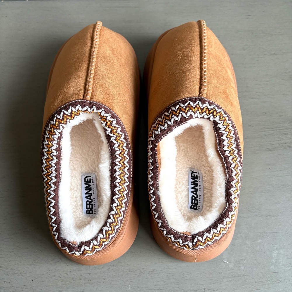 Beranmey Platform Brown Slippers Cozy Fuzzy Lining Women Sz 7-8  NEW - Picture 7 of 14